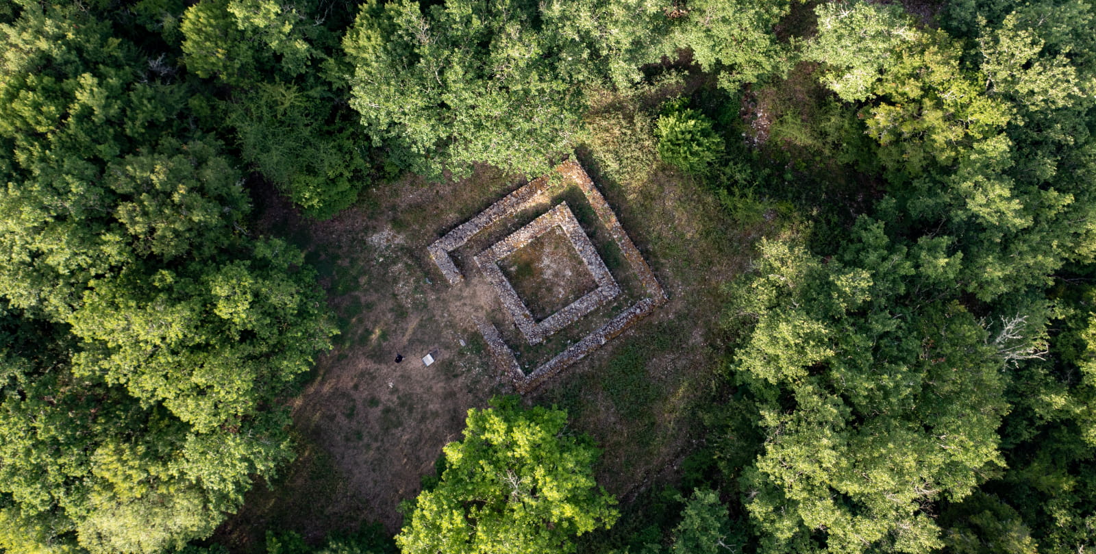 Vue drone de l'oppidum de l'Impernal