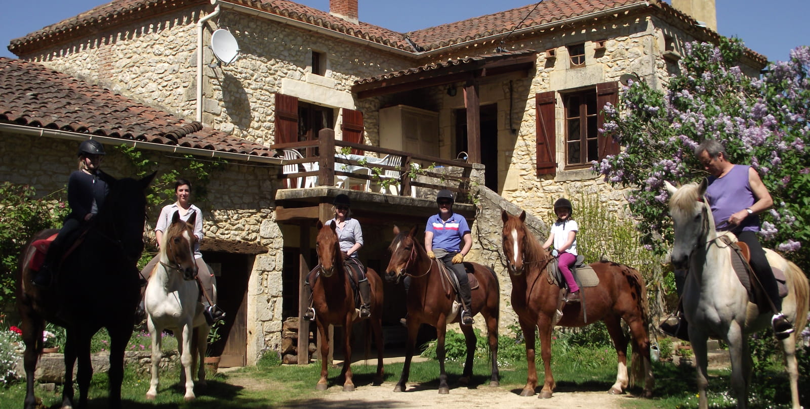 Cheval Blanc Equestrian Farm - Lacapelle cabanac